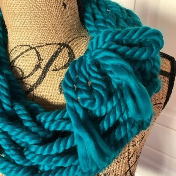 Mun and Me Fashion Handmade Knit Scarf Green Teal Chunky Infinity Scarves NWT - Picture 4 of 5